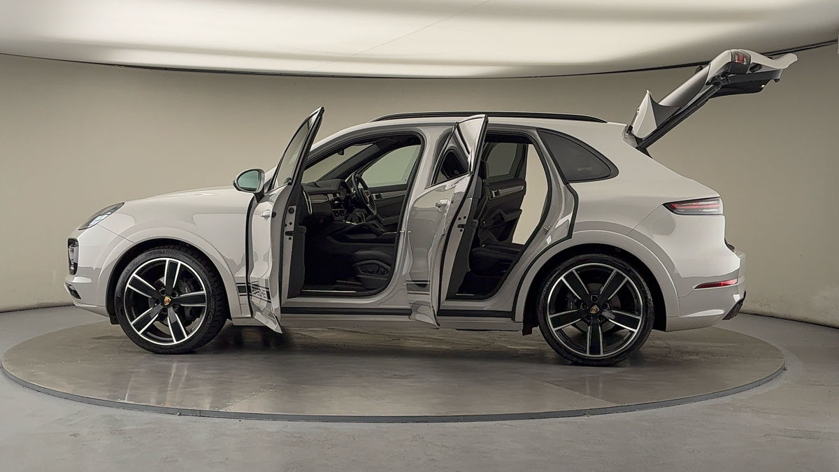More views of Porsche Cayenne