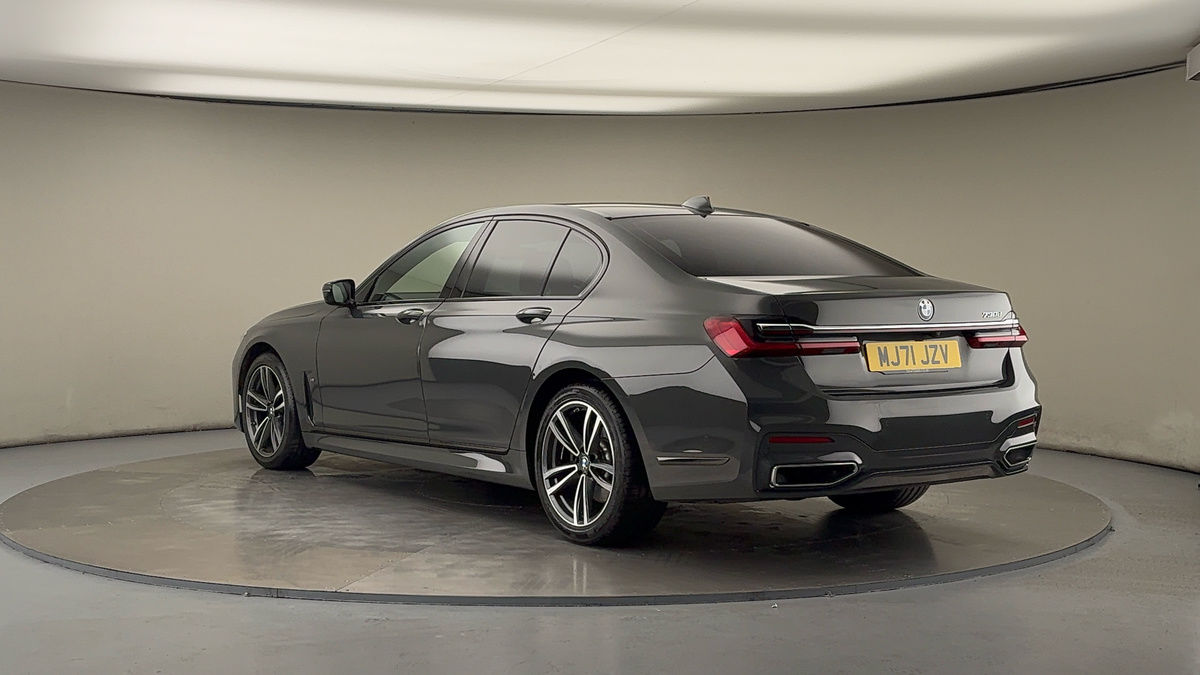 BMW 7 Series Image 2