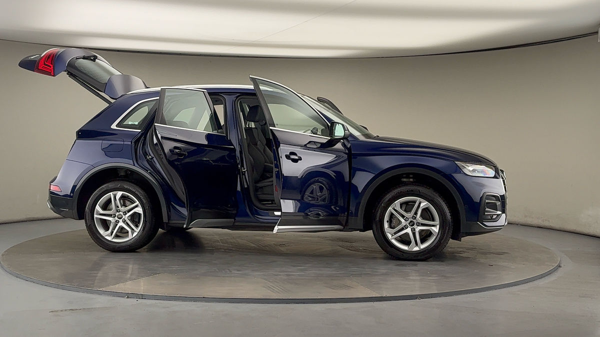 More views of Audi Q5