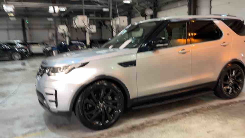 More views of Land Rover Discovery