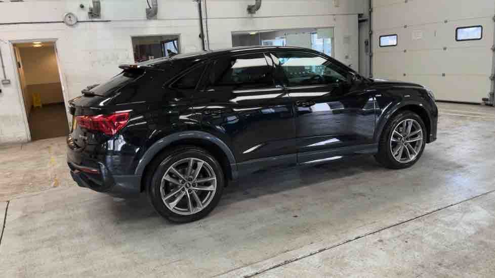 More views of Audi Q3