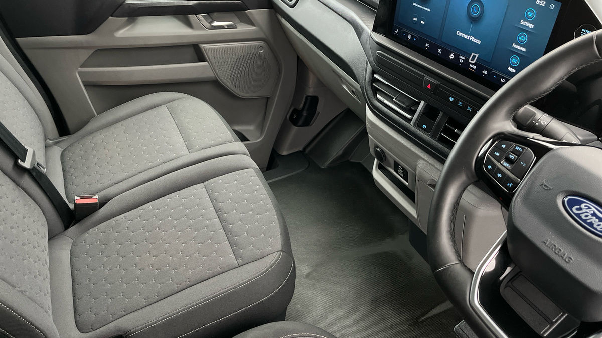 Ford Transit Custom Image 18