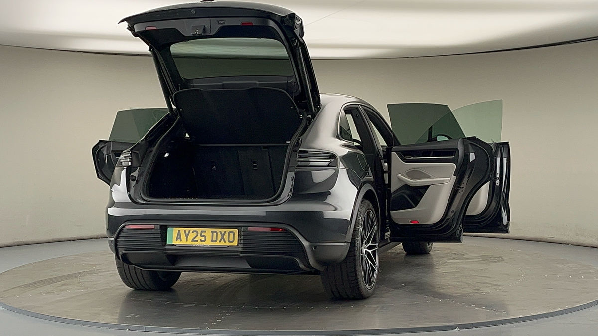 More views of Porsche Macan