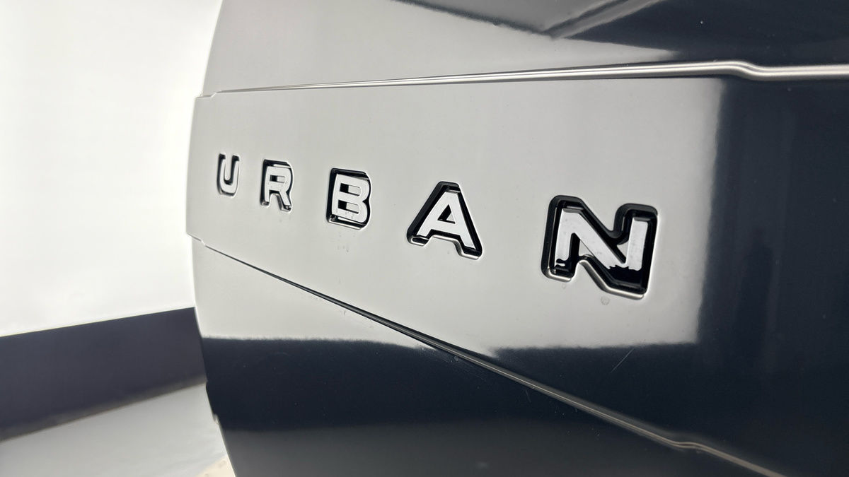 Land Rover Defender 130 Urban Image 30