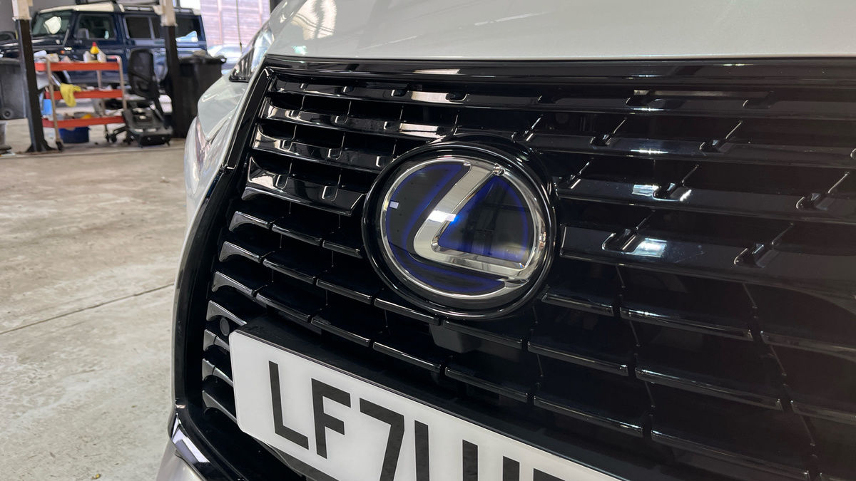 Lexus NX Image 20