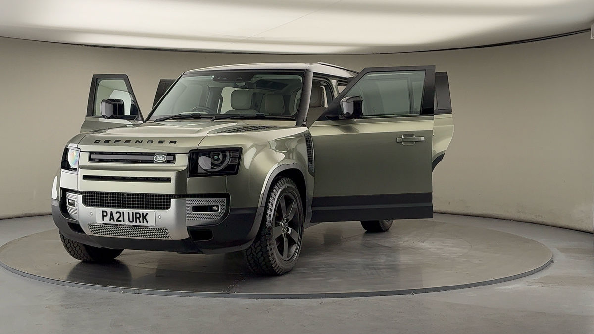 More views of Land Rover Defender 110