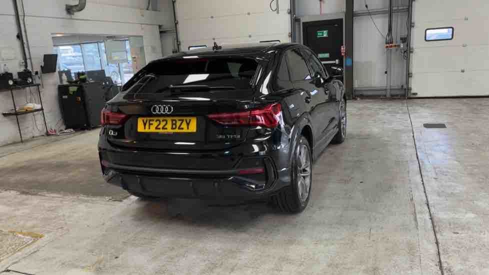 More views of Audi Q3