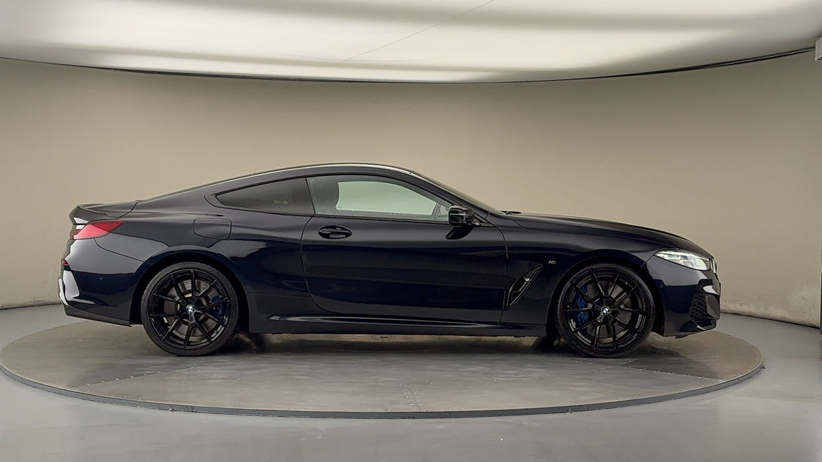 BMW 8 Series Image 16