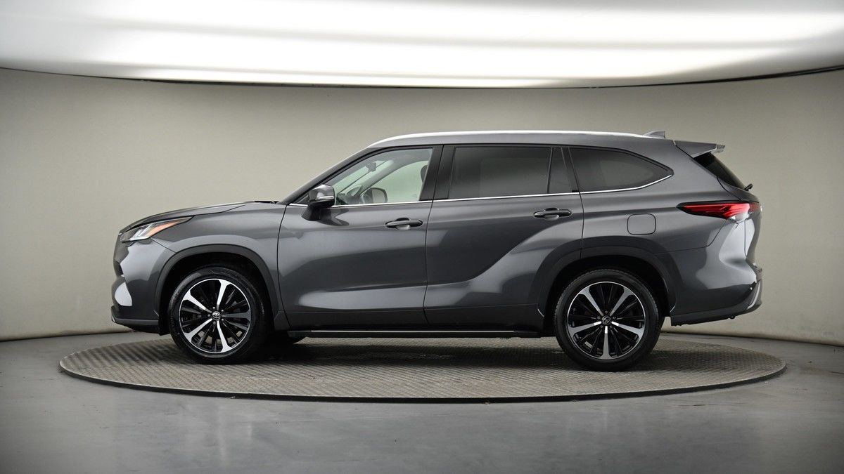 More views of Toyota Highlander