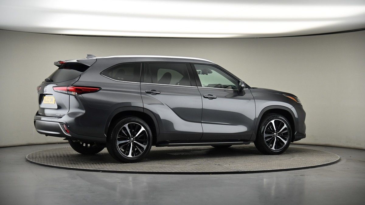 More views of Toyota Highlander