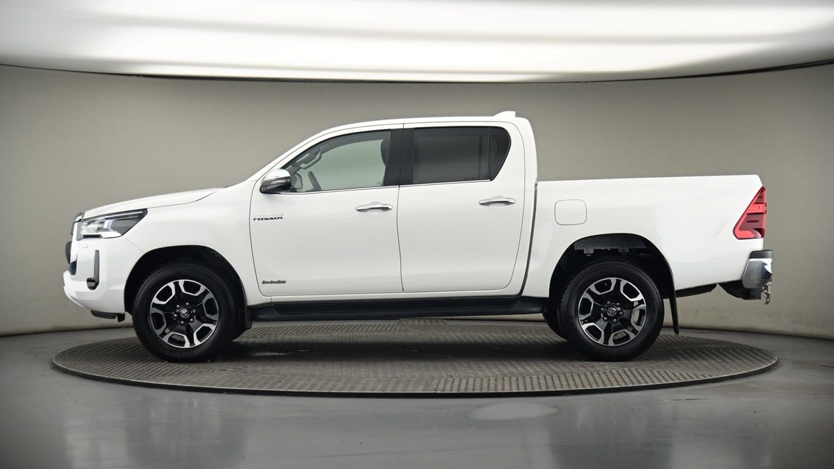 Toyota Hilux Image 18
