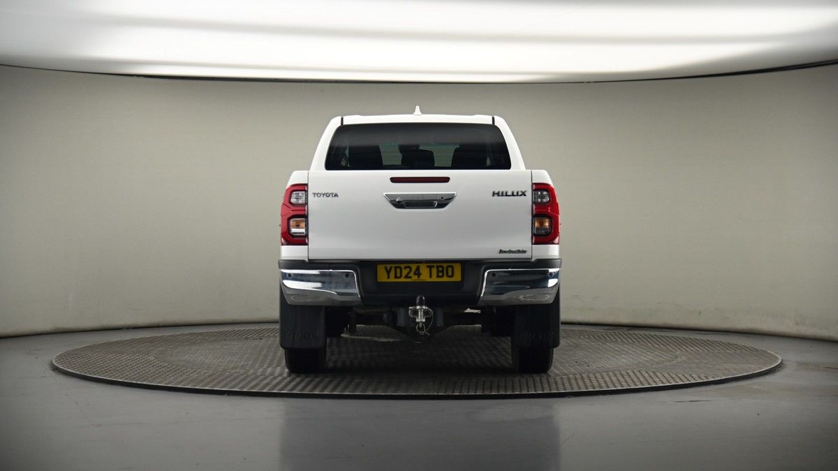 Toyota Hilux Image 16