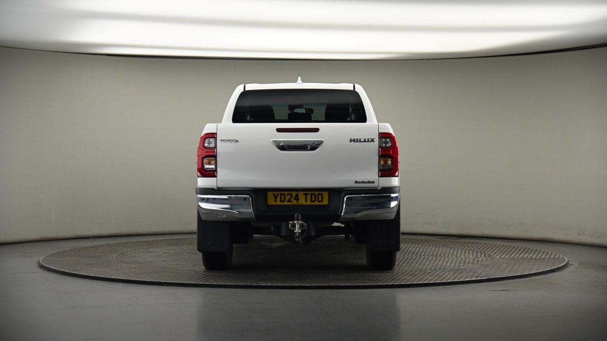 Toyota Hilux Image 17