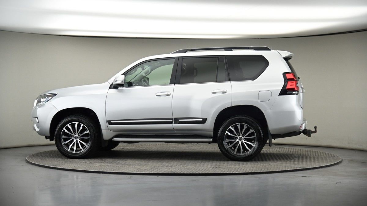 More views of Toyota Land Cruiser
