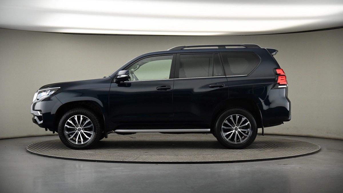 Toyota Land Cruiser Image 19