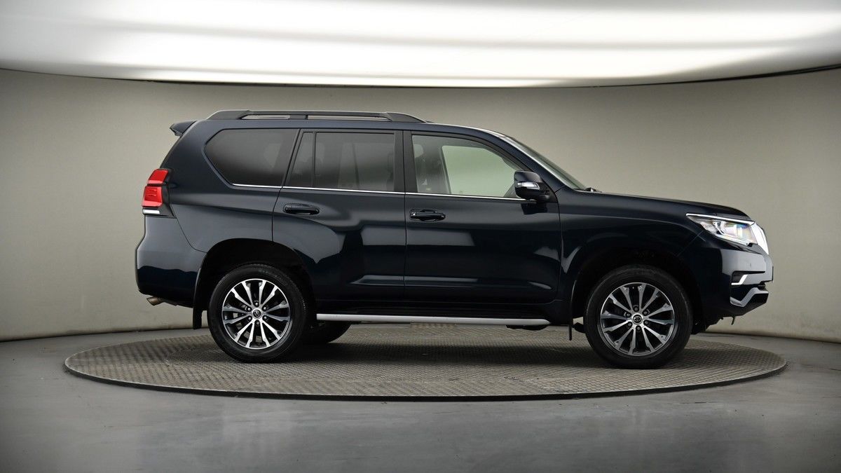 More views of Toyota Land Cruiser