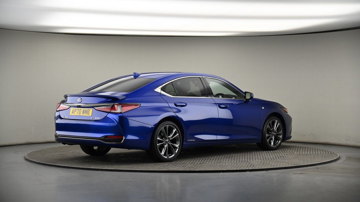 Lexus ES Image 7