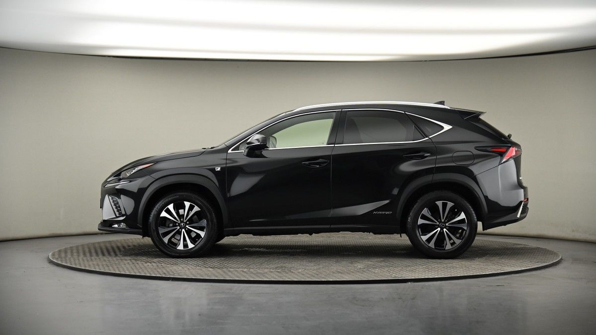 Lexus NX Image 18