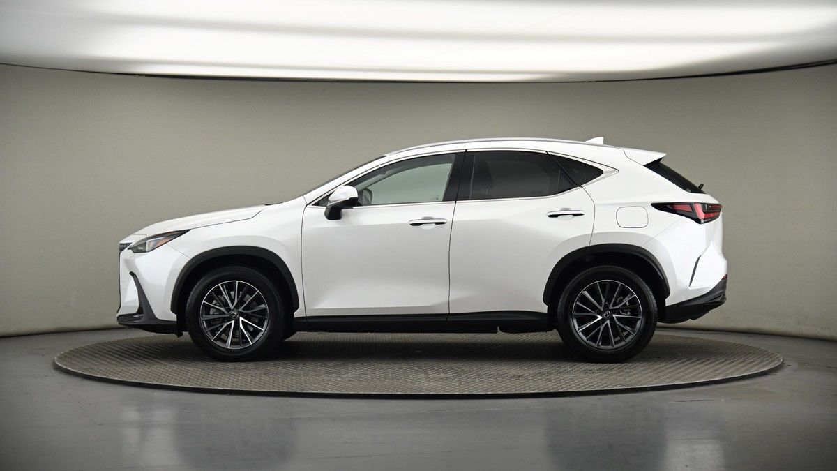 Lexus NX Image 19