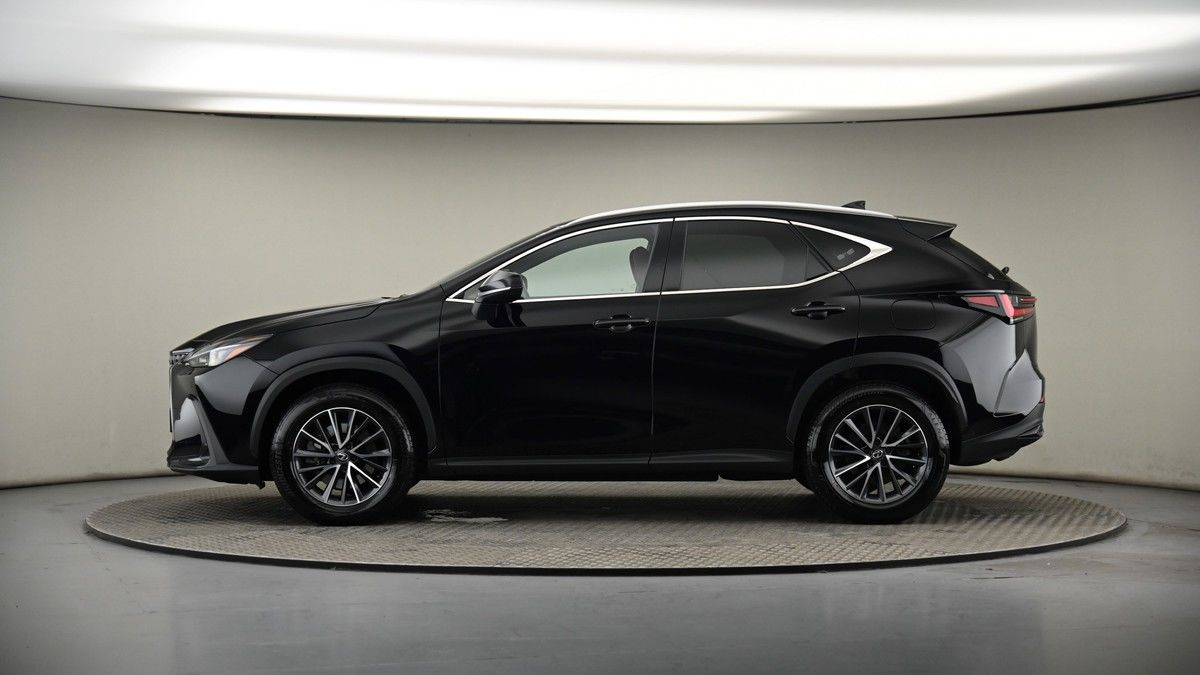 Lexus NX Image 18