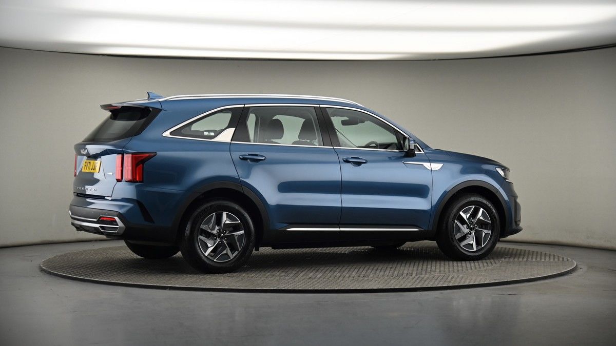 More views of Kia Sorento