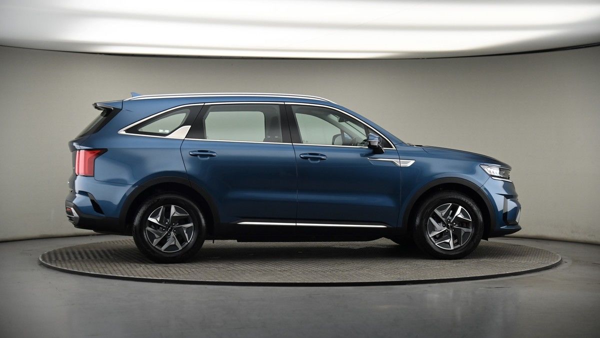 More views of Kia Sorento