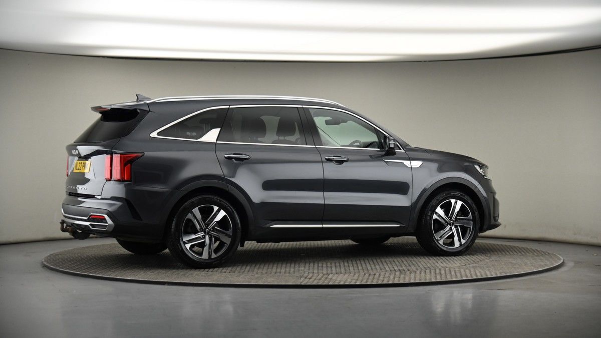 More views of Kia Sorento