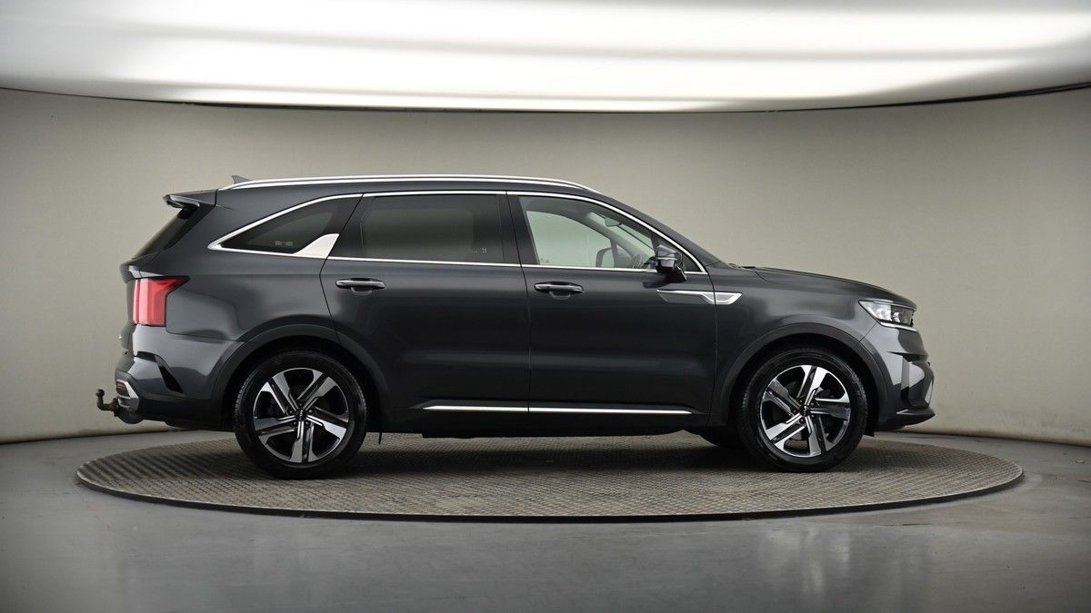 More views of Kia Sorento