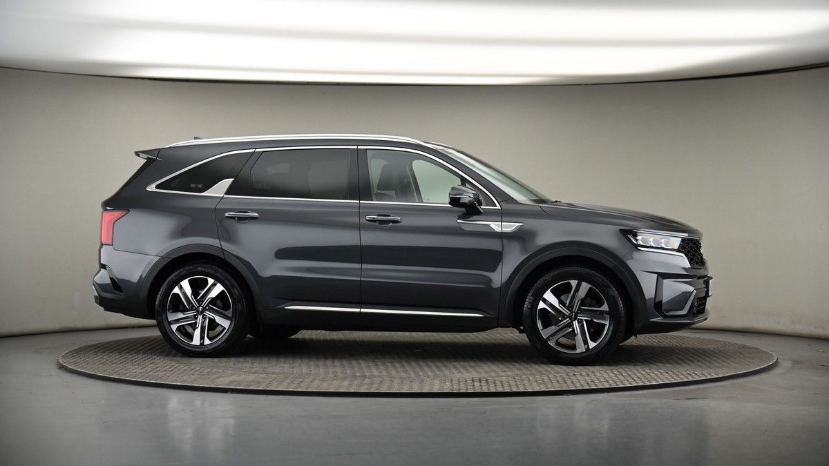 More views of Kia Sorento