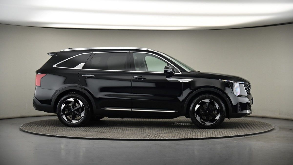 More views of Kia Sorento