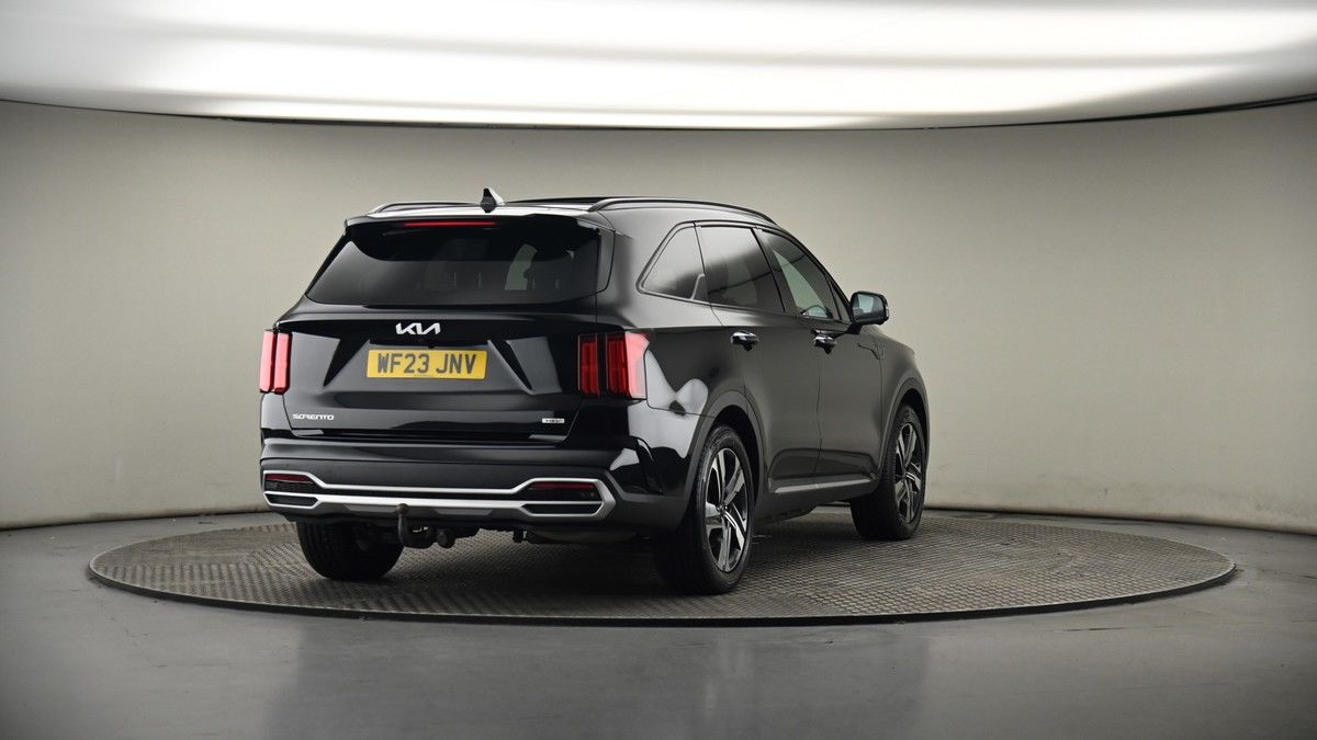 More views of Kia Sorento