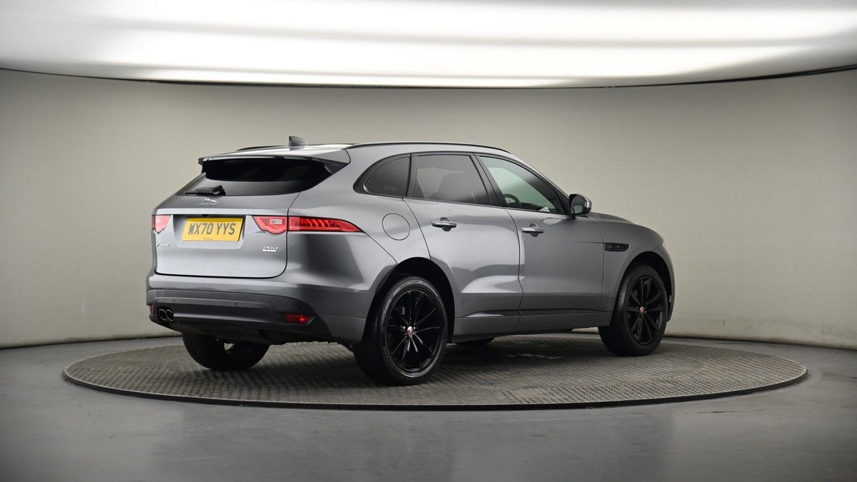 Jaguar F-PACE Image 7