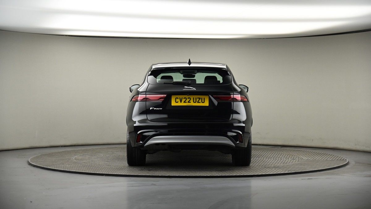 Jaguar F-PACE Image 16