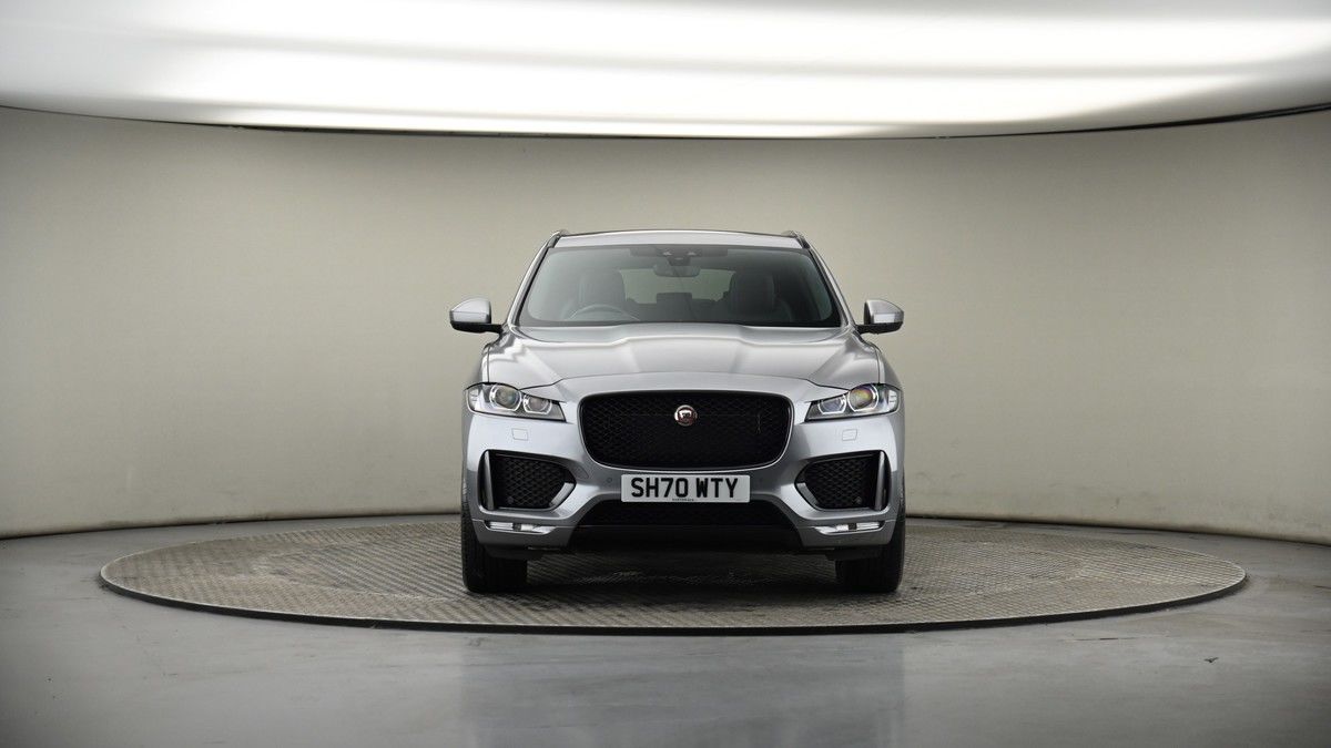 Jaguar F-PACE Image 18