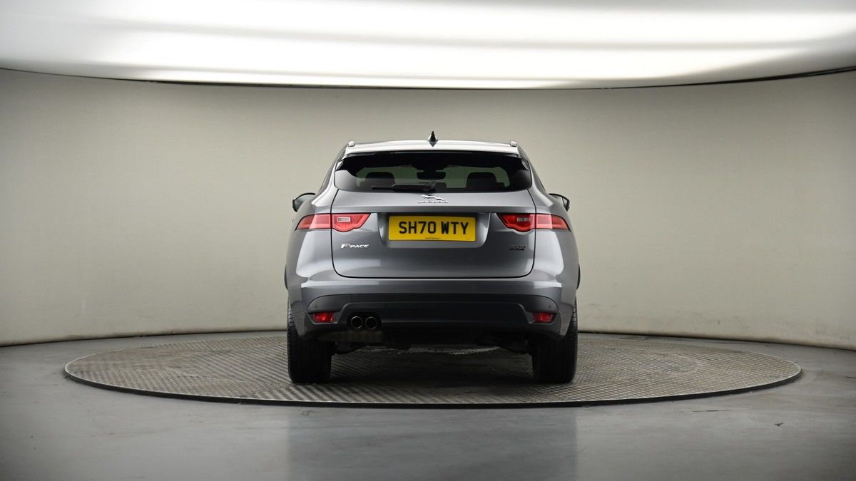 Jaguar F-PACE Image 17