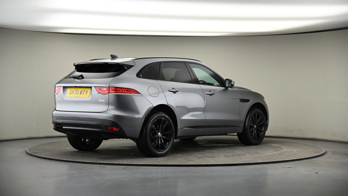 Jaguar F-PACE Image 7