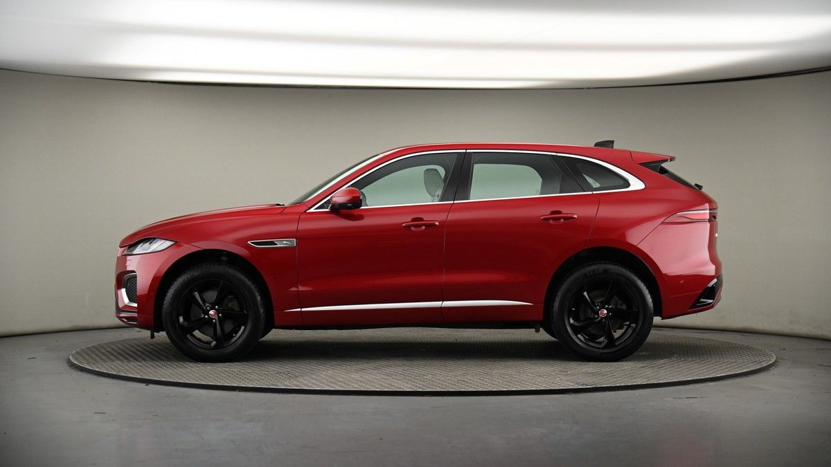 Jaguar F-PACE Image 18