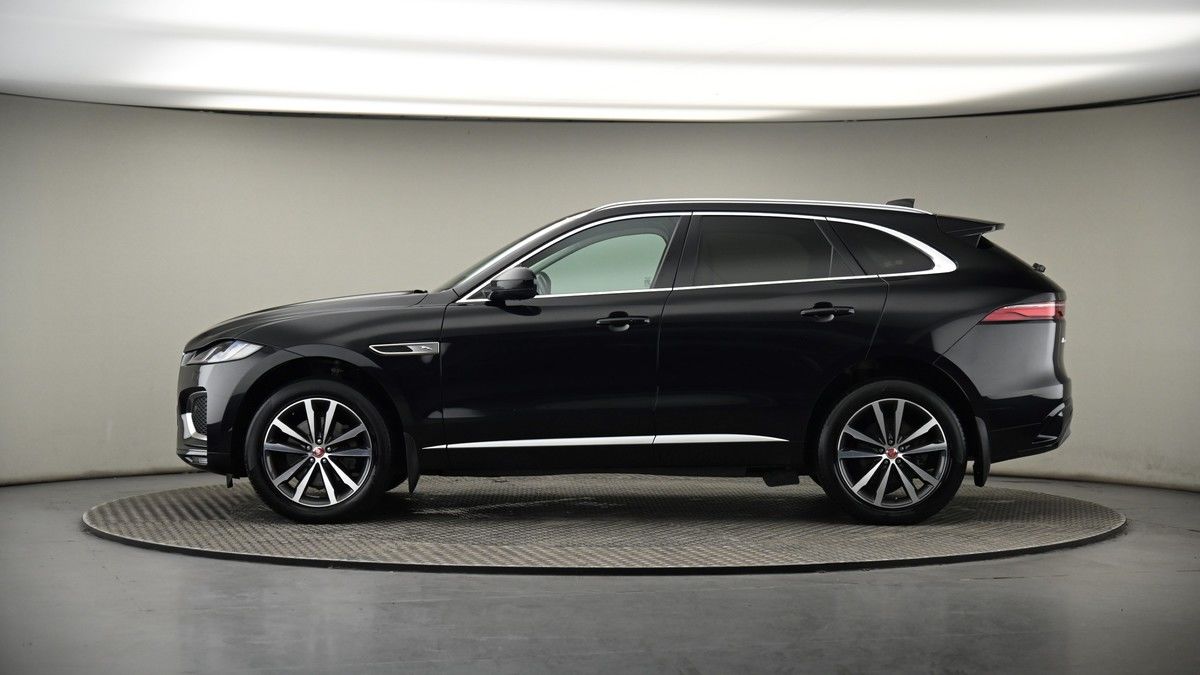 Jaguar F-PACE Image 19