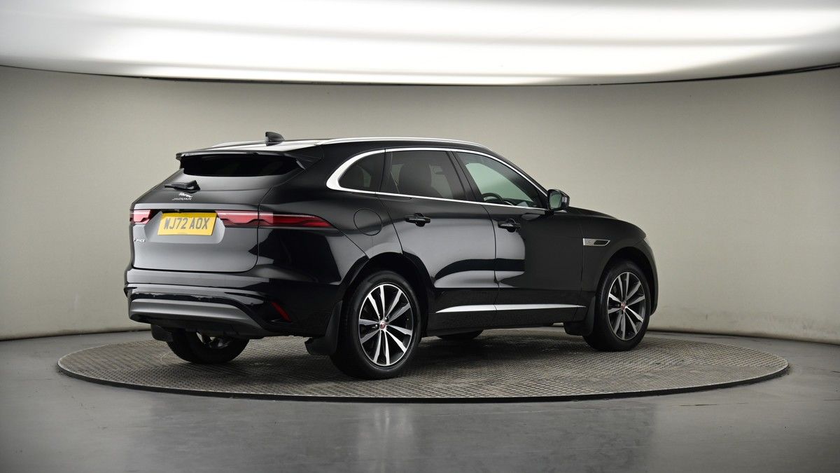Jaguar F-PACE Image 7