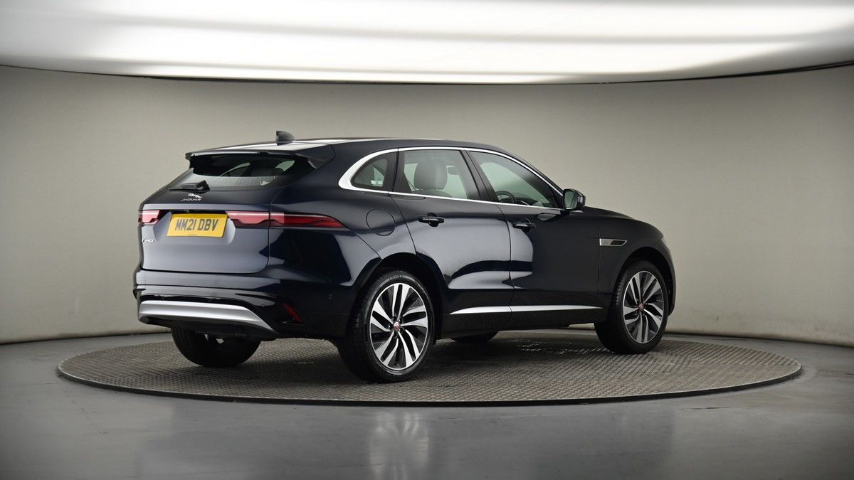 Jaguar F-PACE Image 7