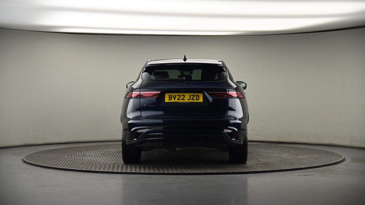 Jaguar F-PACE Image 17