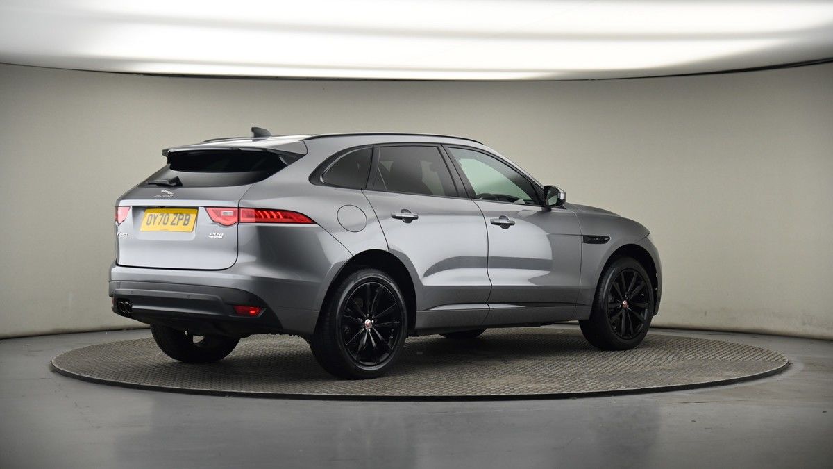 Jaguar F-PACE Image 7