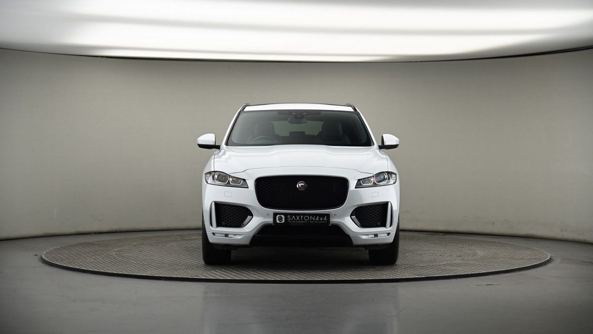 Jaguar F-PACE Image 18