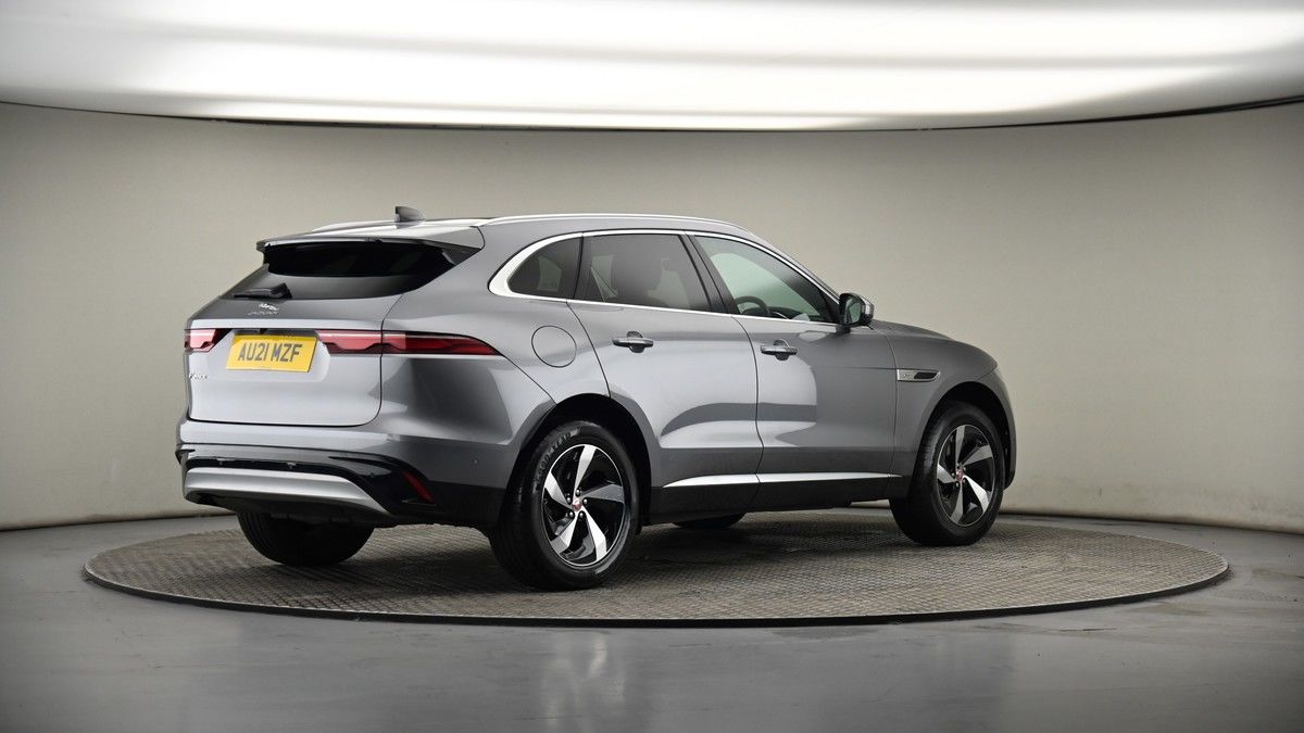 Jaguar F-PACE Image 13