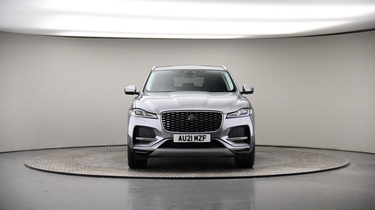 Jaguar F-PACE Image 36