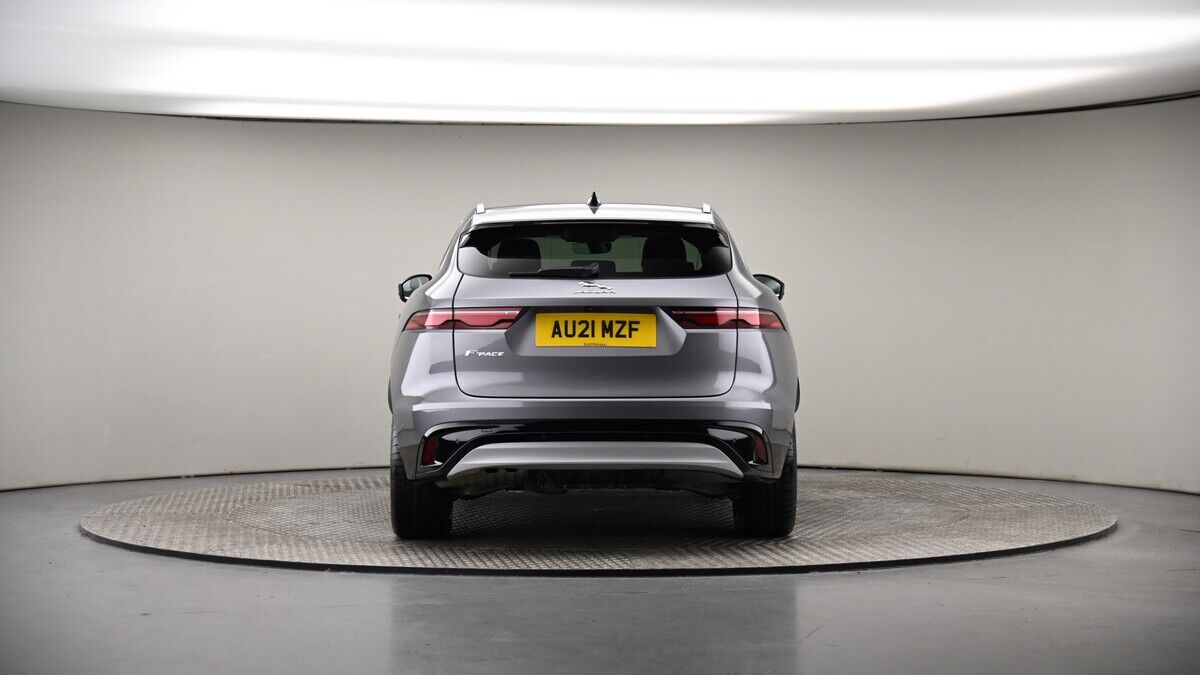 Jaguar F-PACE Image 34