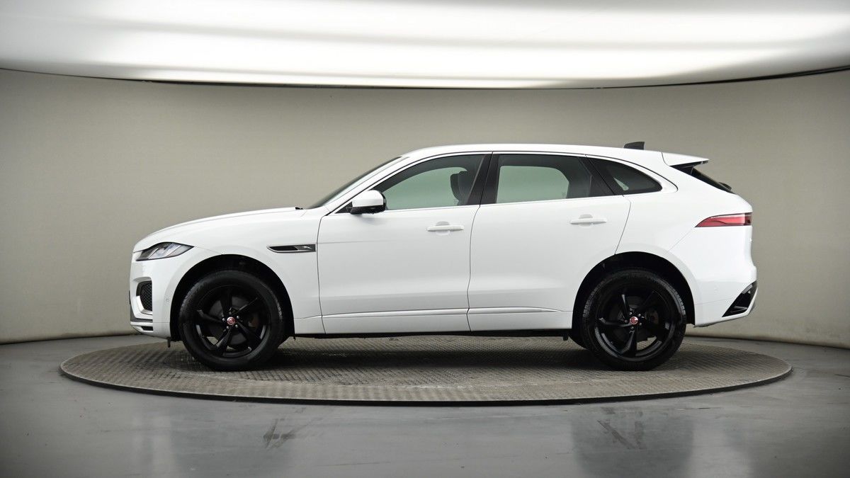 Jaguar F-PACE Image 18