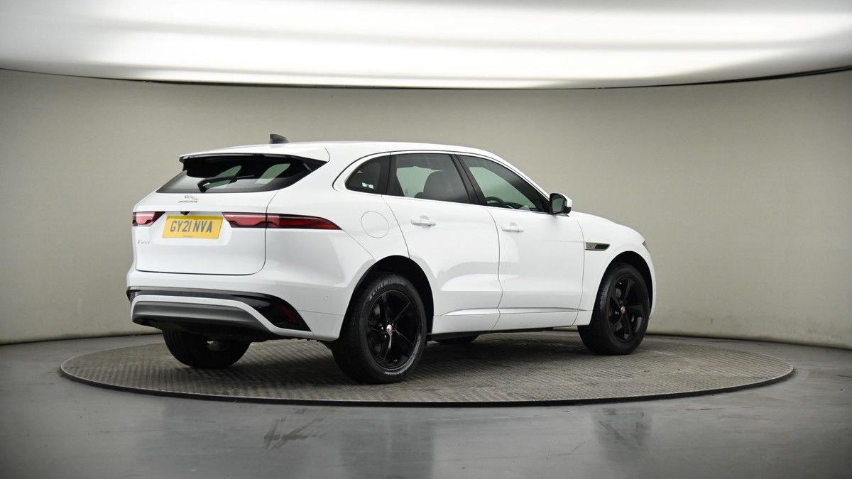 Jaguar F-PACE Image 6
