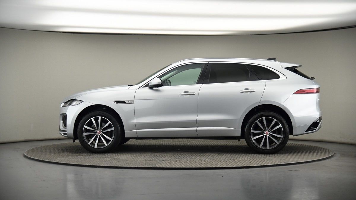 Jaguar F-PACE Image 19