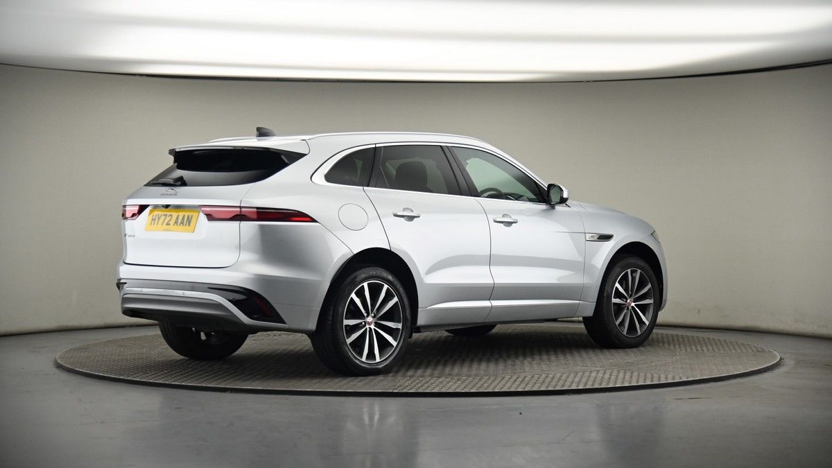 Jaguar F-PACE Image 7